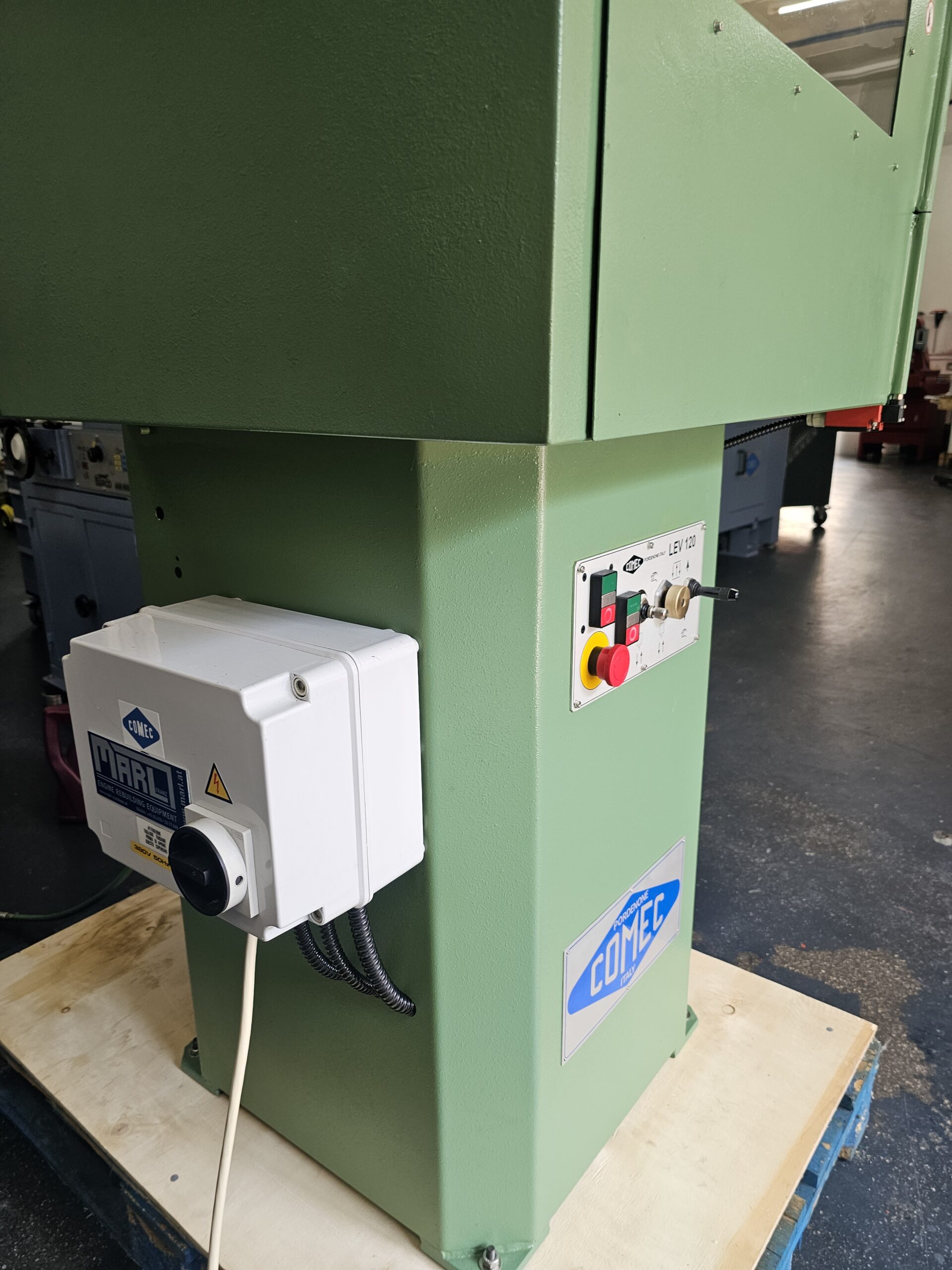 Generalsanierte COMEC LEV120 Honmaschine – Bild 9