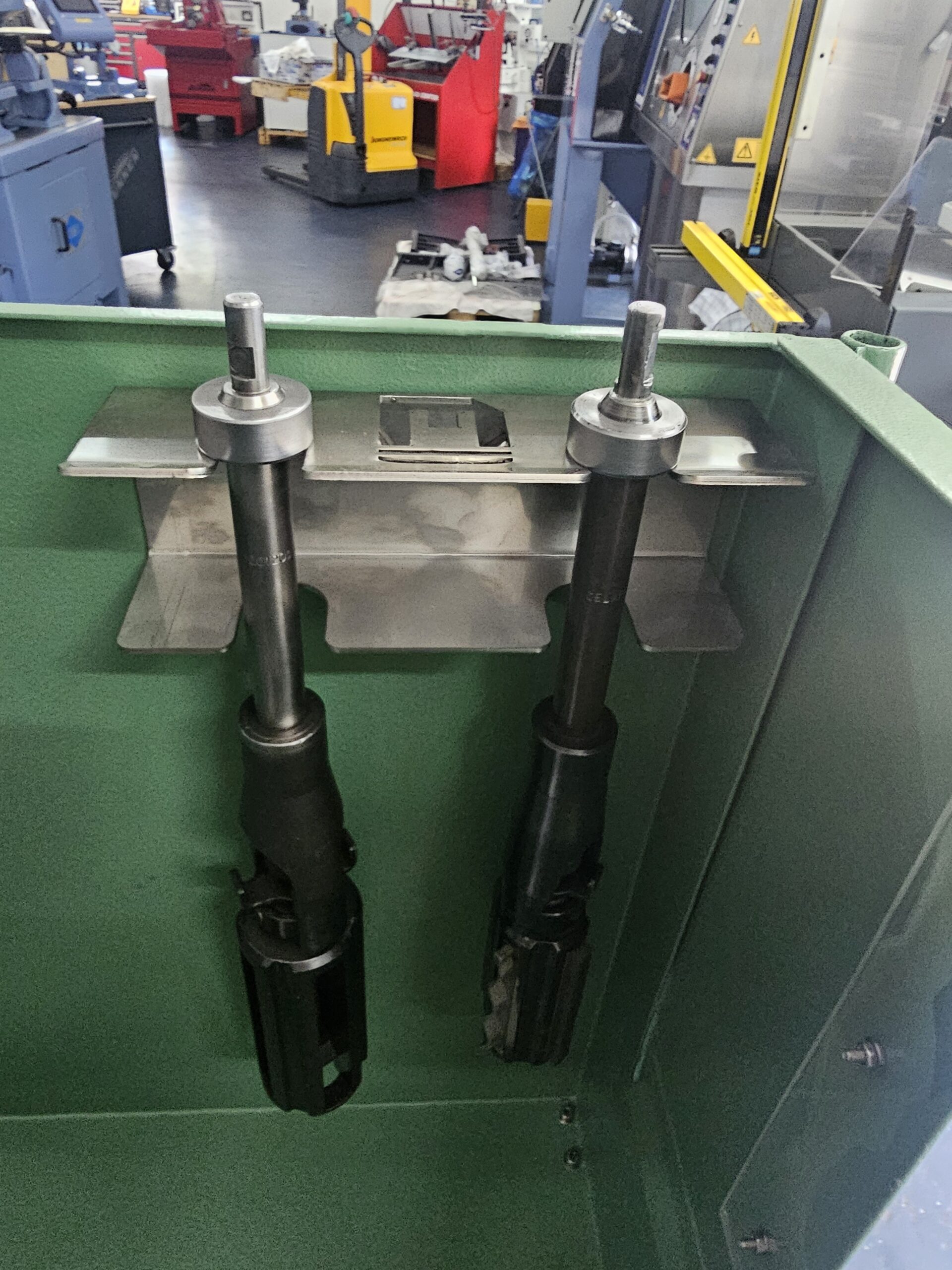 Generalsanierte COMEC LEV120 Honmaschine – Bild 16