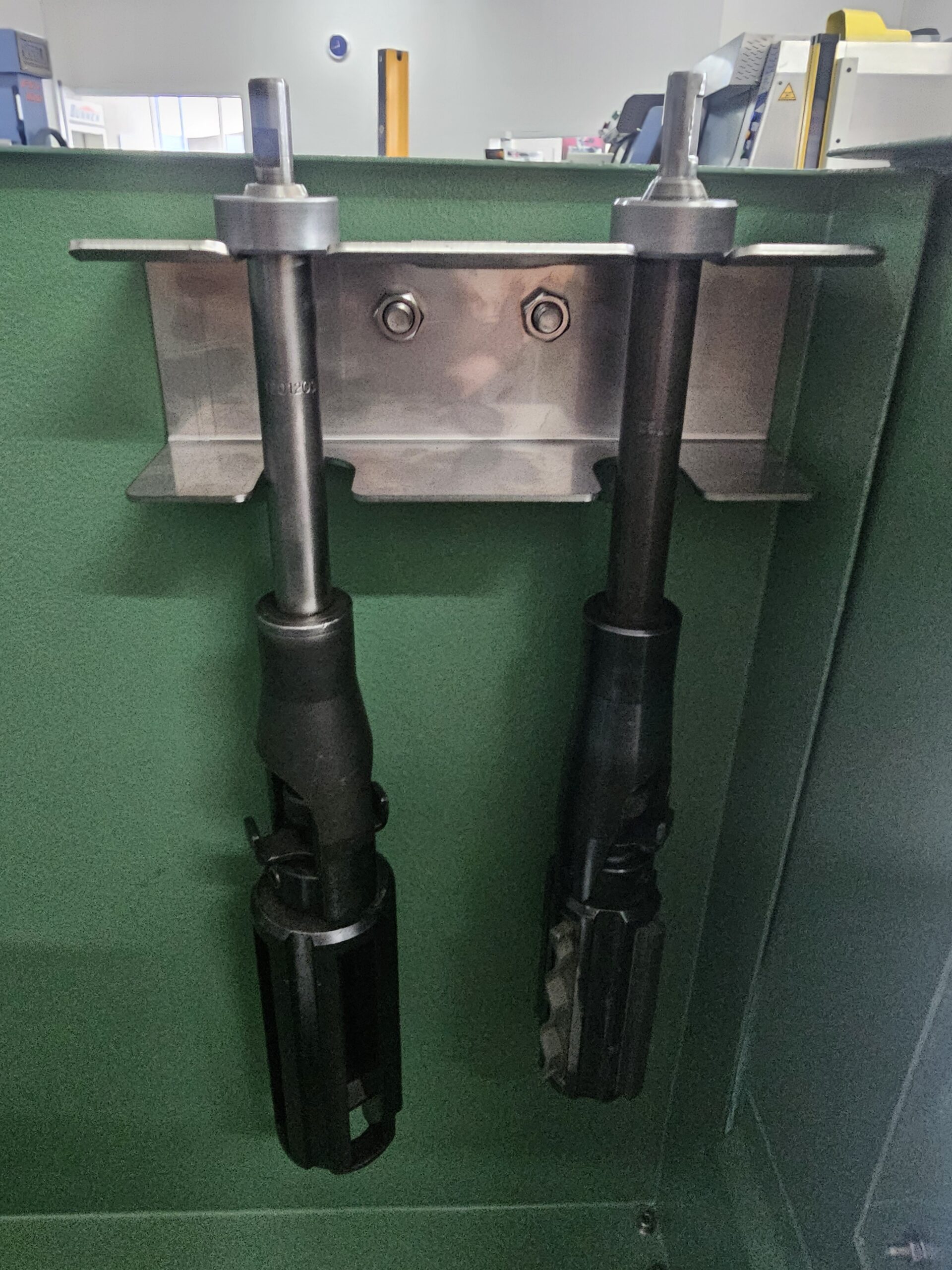 Generalsanierte COMEC LEV120 Honmaschine – Bild 18
